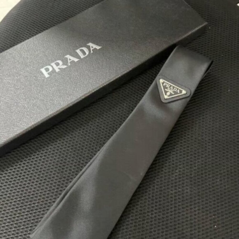 PRADA Black Tie - Picture 7 of 10
